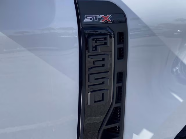 2026 Oxford White Ford Super Duty F-350 SRW XL 4X4 Truck