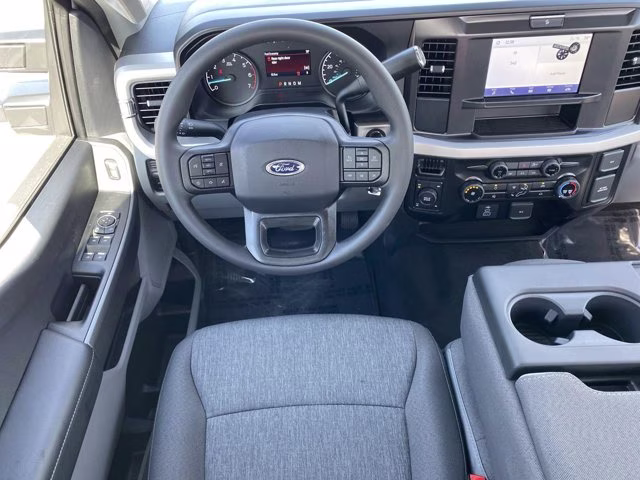 2026 Oxford White Ford Super Duty F-350 SRW XL 4X4 Truck