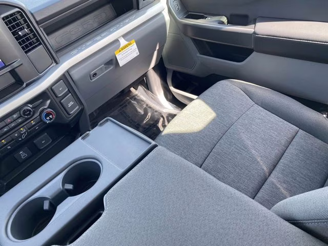 2026 Oxford White Ford Super Duty F-350 SRW XL 4X4 Truck