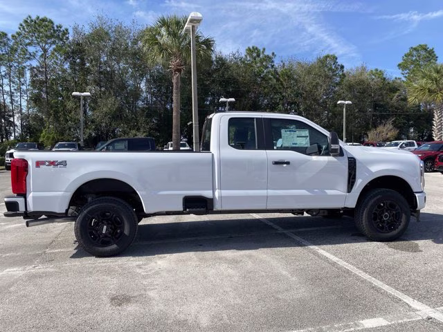 2026 Oxford White Ford Super Duty F-350 SRW XL 4X4 Truck