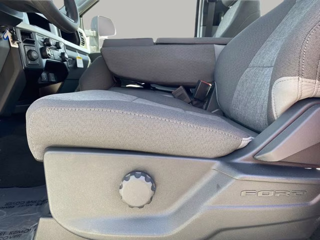 2026 Oxford White Ford Super Duty F-350 SRW XL 4X4 Truck