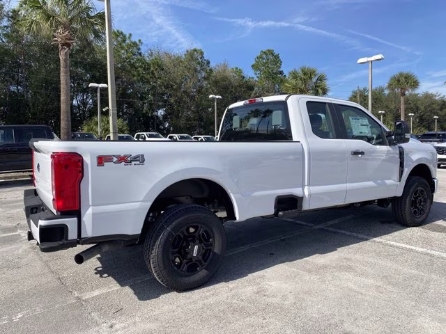 2026 Oxford White Ford Super Duty F-350 SRW XL 4X4 Truck