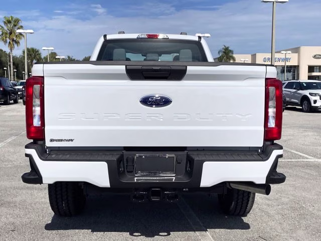 2026 Oxford White Ford Super Duty F-350 SRW XL 4X4 Truck