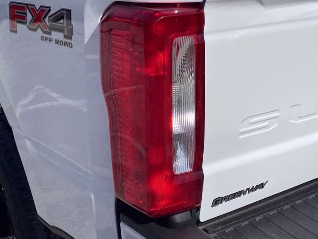 2026 Oxford White Ford Super Duty F-350 SRW XL 4X4 Truck