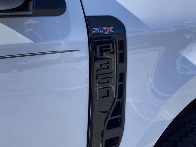 2026 Oxford White Ford Super Duty F-350 SRW XL 4X4 Truck