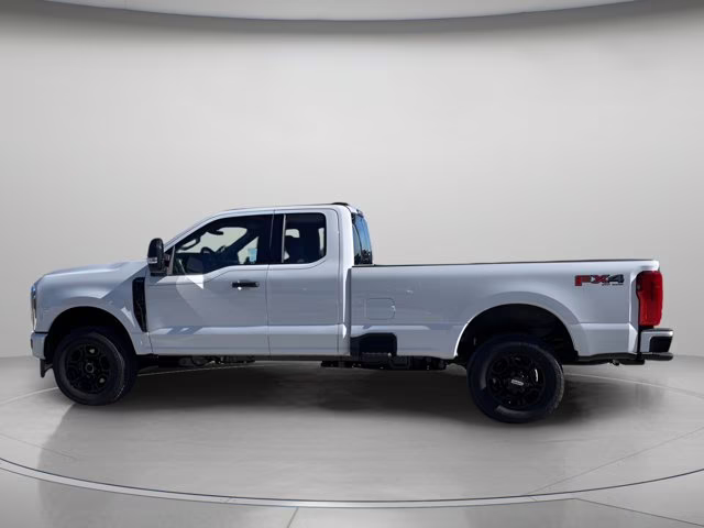 2026 Oxford White Ford Super Duty F-350 SRW XL 4X4 Truck