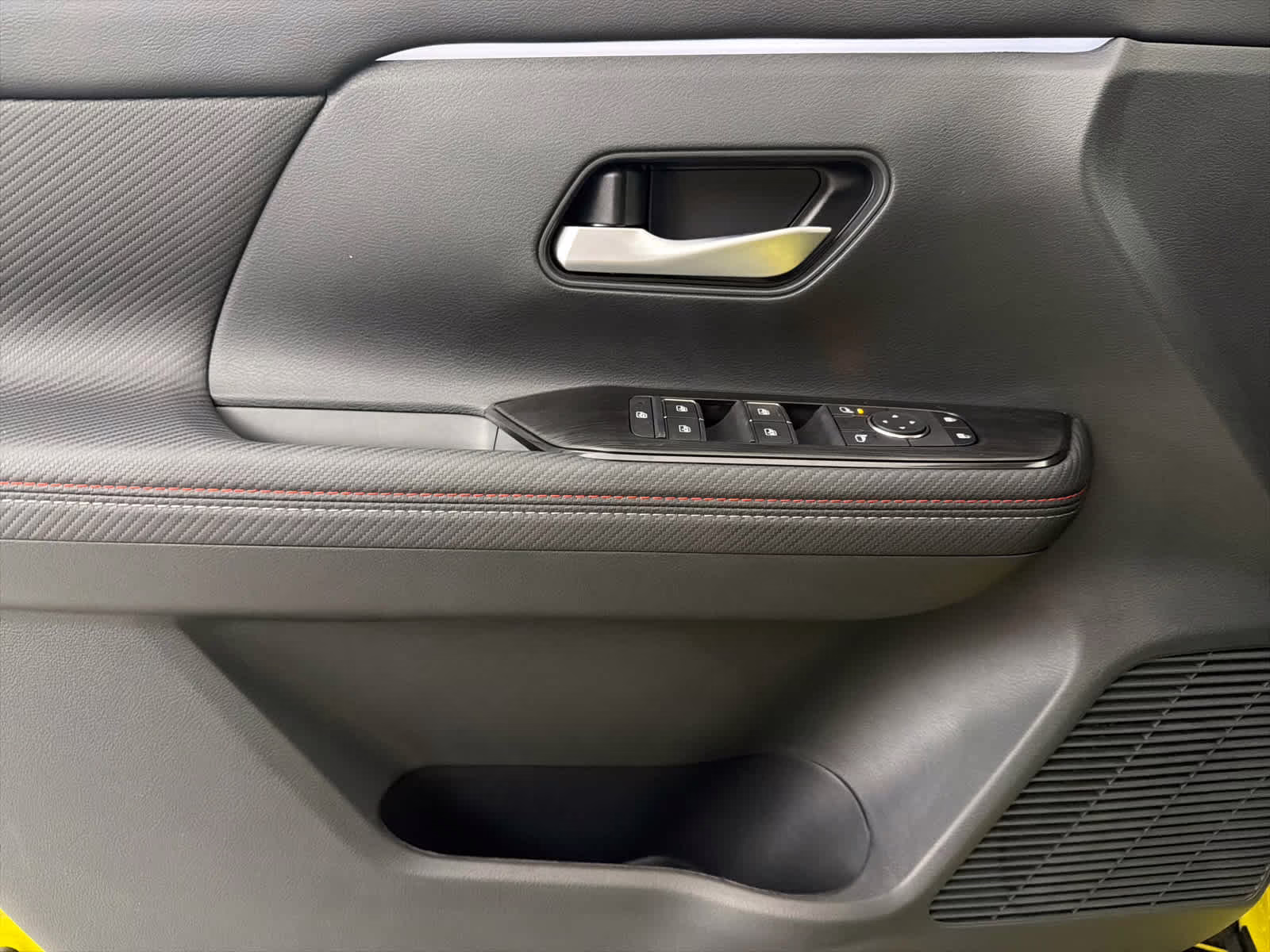 2026 Yuzu Yellow Metallic/Super Black Nissan Kicks SR FWD SUV