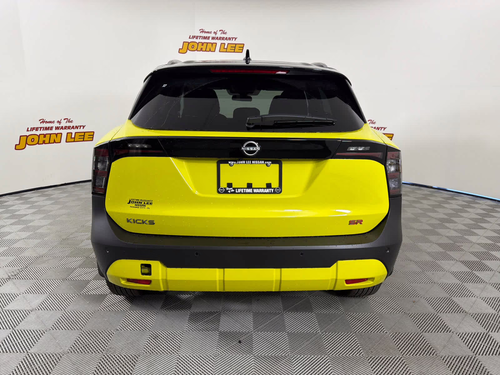2026 Yuzu Yellow Metallic/Super Black Nissan Kicks SR FWD SUV