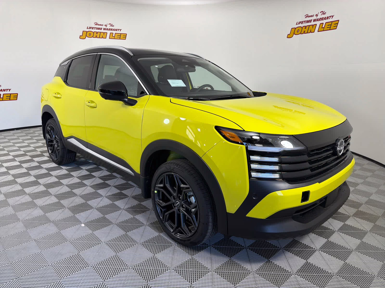 2026 Yuzu Yellow Metallic/Super Black Nissan Kicks SR FWD SUV
