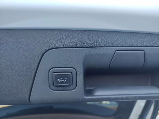 2021 Summit White Buick Envision Essence AWD SUV