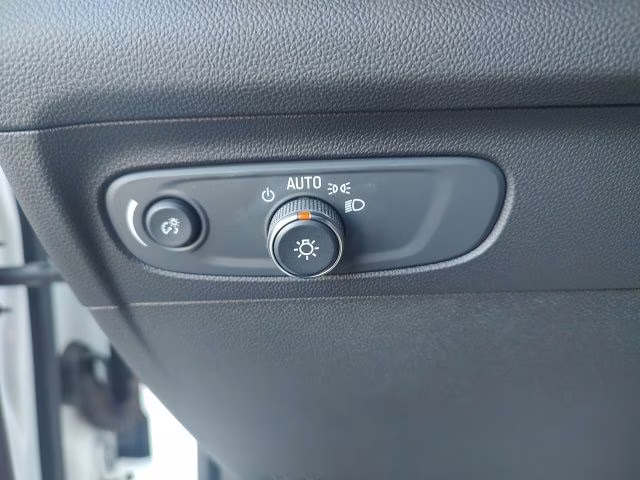 2021 Summit White Buick Envision Essence AWD SUV