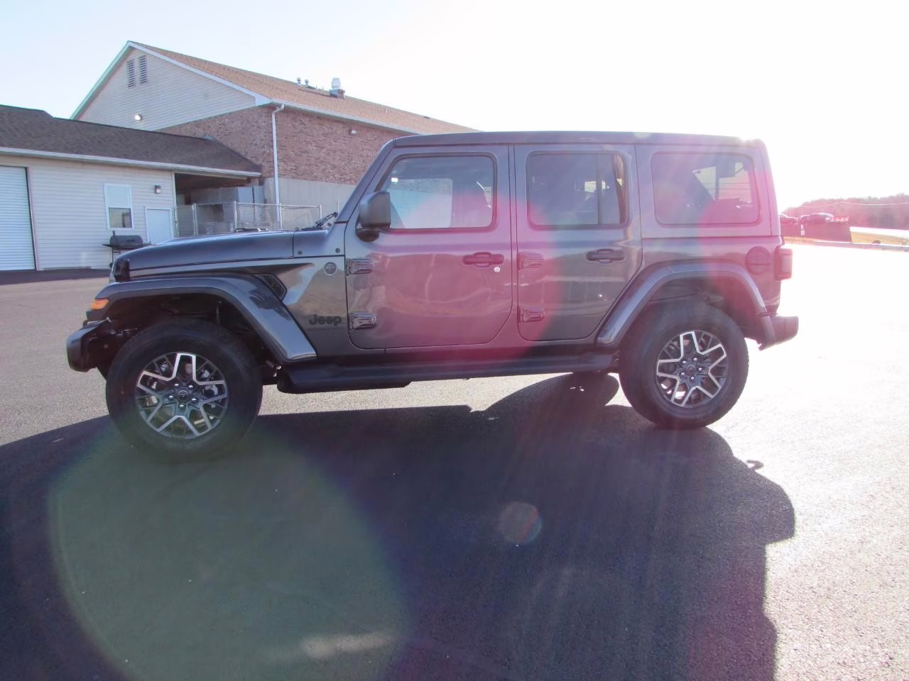 2026 Granite Crystal Metallic Clearcoat Jeep Wrangler Sahara 4X4 SUV