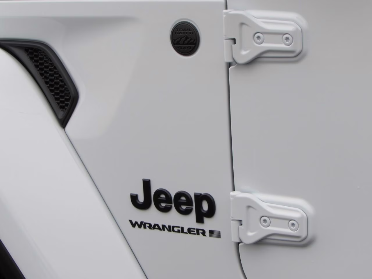 2026 Bright White Clearcoat Jeep Wrangler Sahara 4X4 SUV