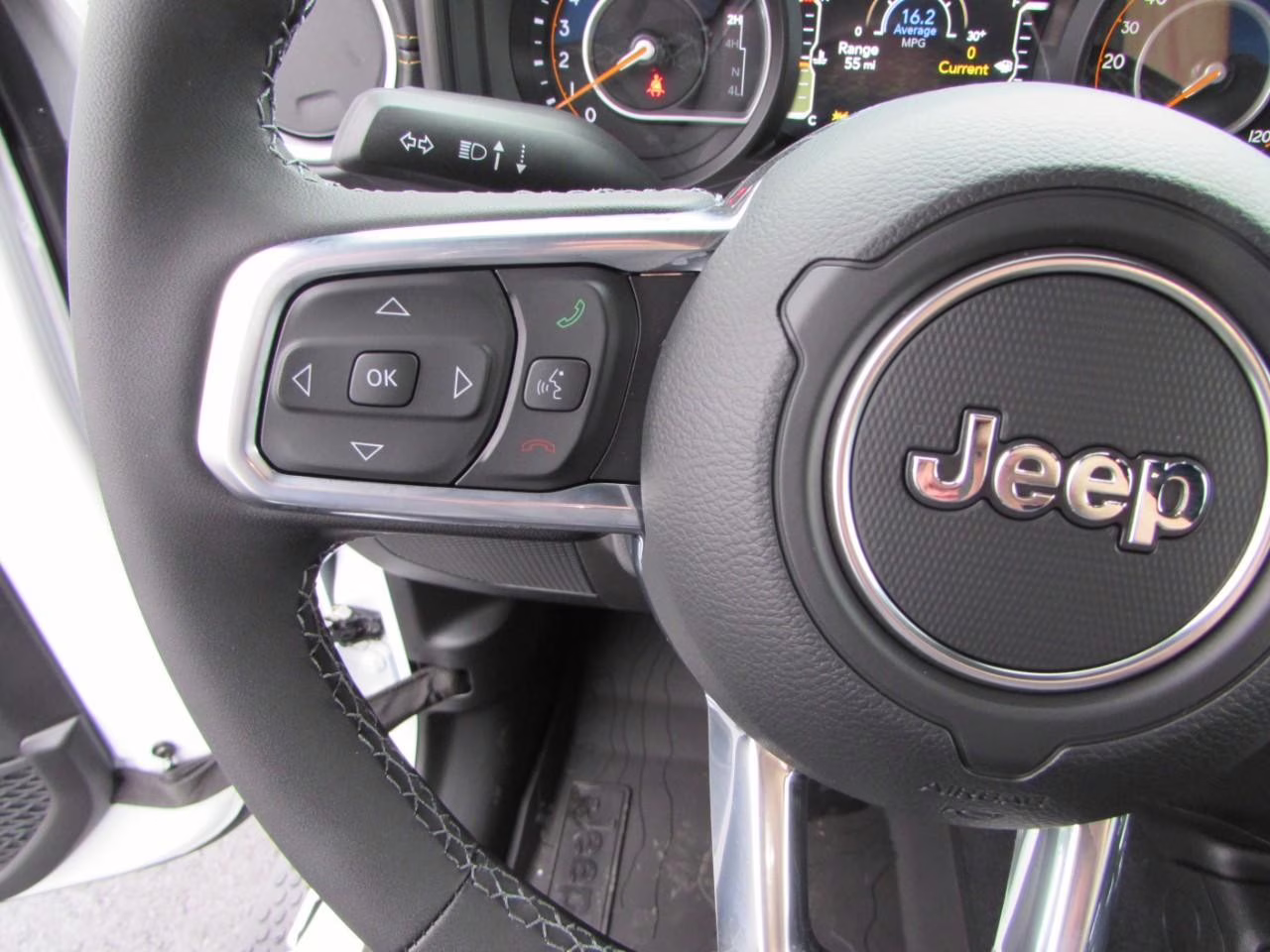 2026 Bright White Clearcoat Jeep Wrangler Sahara 4X4 SUV