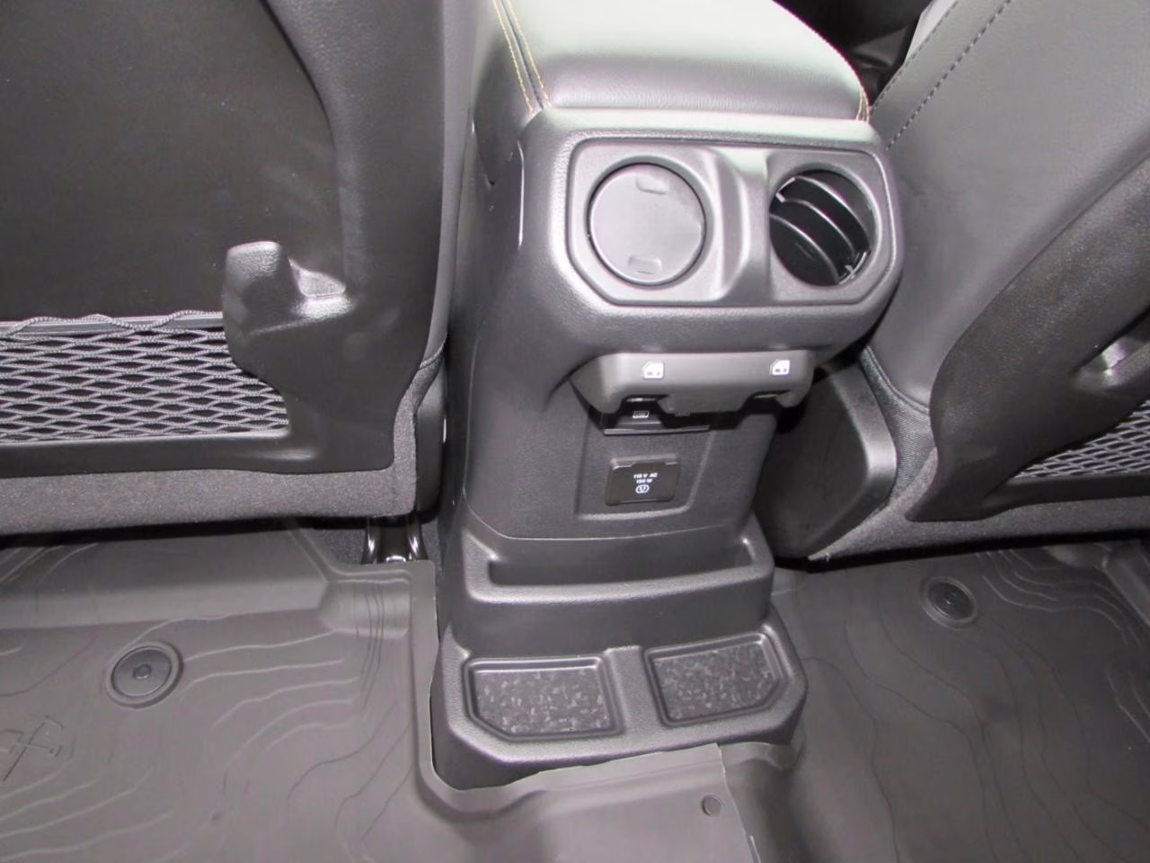 2026 Bright White Clearcoat Jeep Wrangler Sahara 4X4 SUV