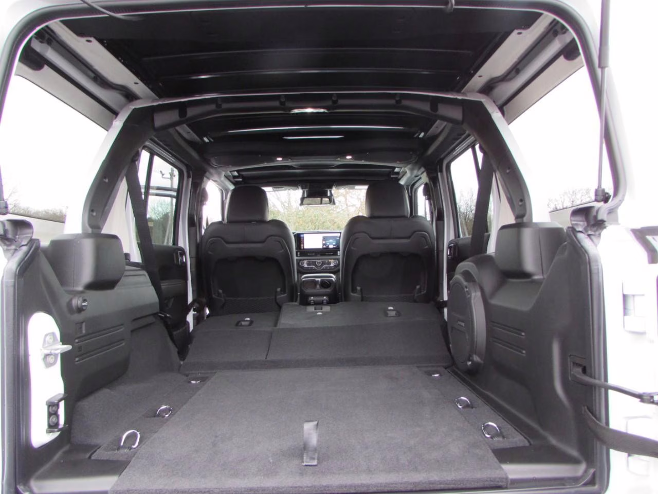 2026 Bright White Clearcoat Jeep Wrangler Sahara 4X4 SUV