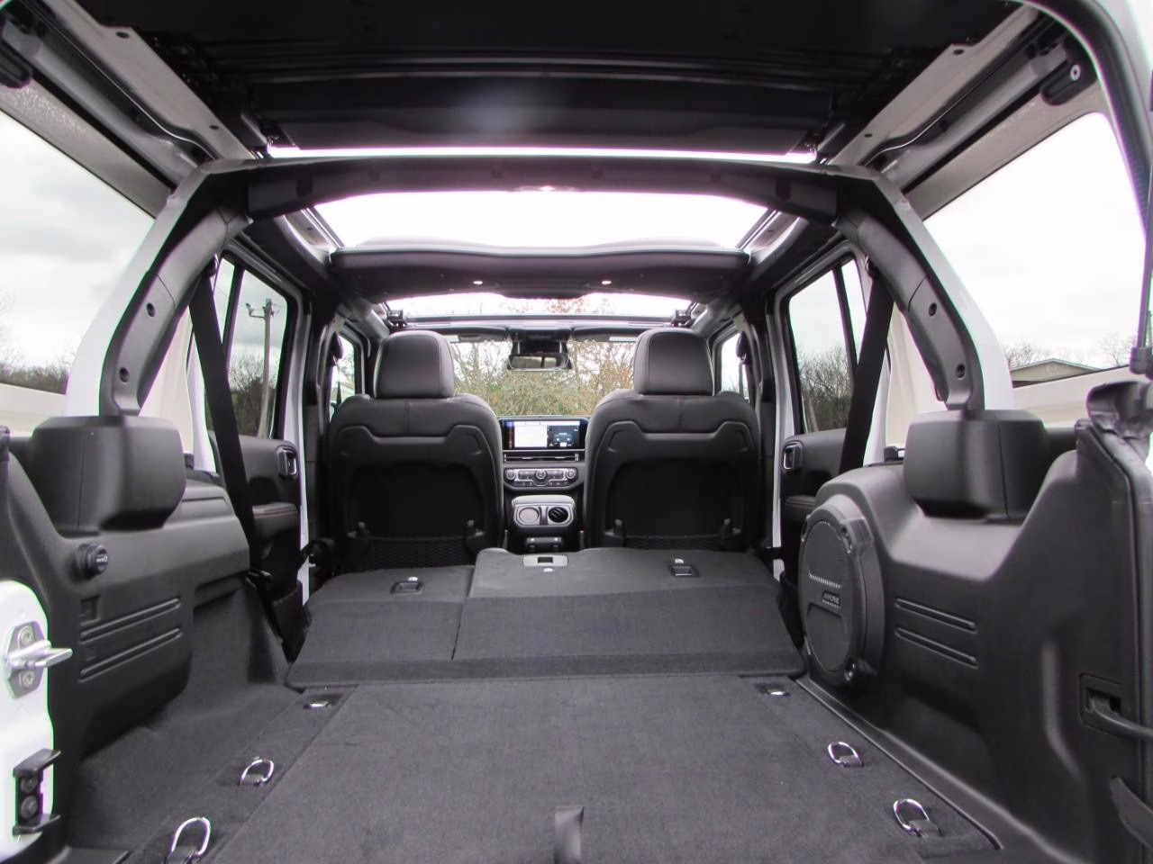 2026 Bright White Clearcoat Jeep Wrangler Sahara 4X4 SUV