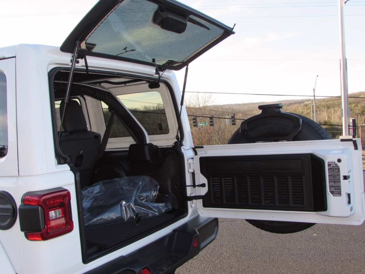 2026 Bright White Clearcoat Jeep Wrangler Sahara 4X4 SUV