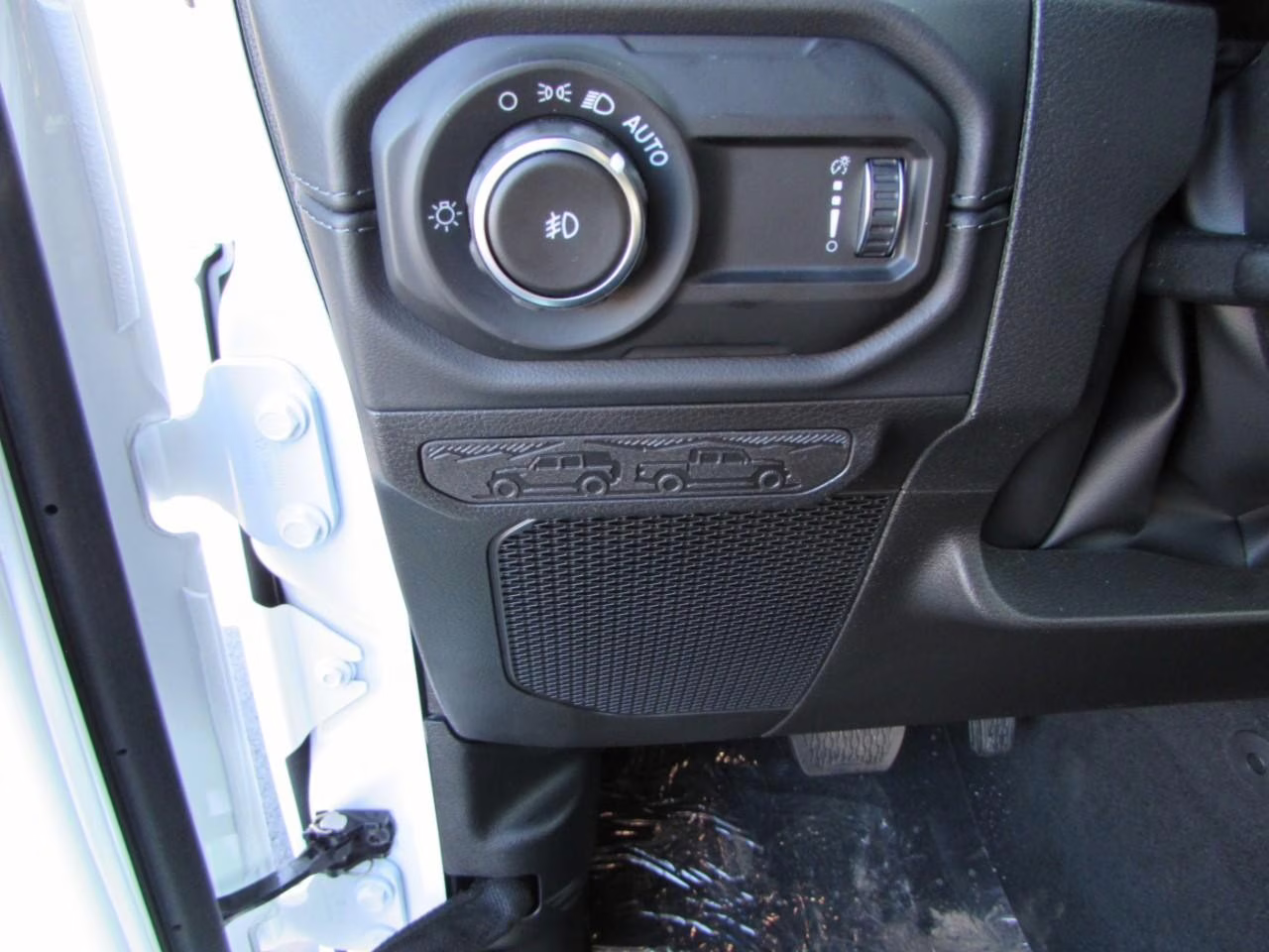 2026 Bright White Clearcoat Jeep Wrangler Sahara 4X4 SUV