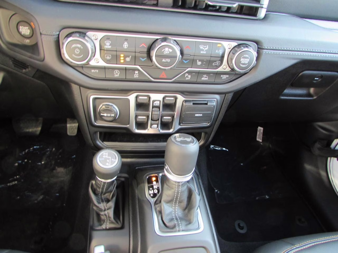 2026 Bright White Clearcoat Jeep Wrangler Sahara 4X4 SUV