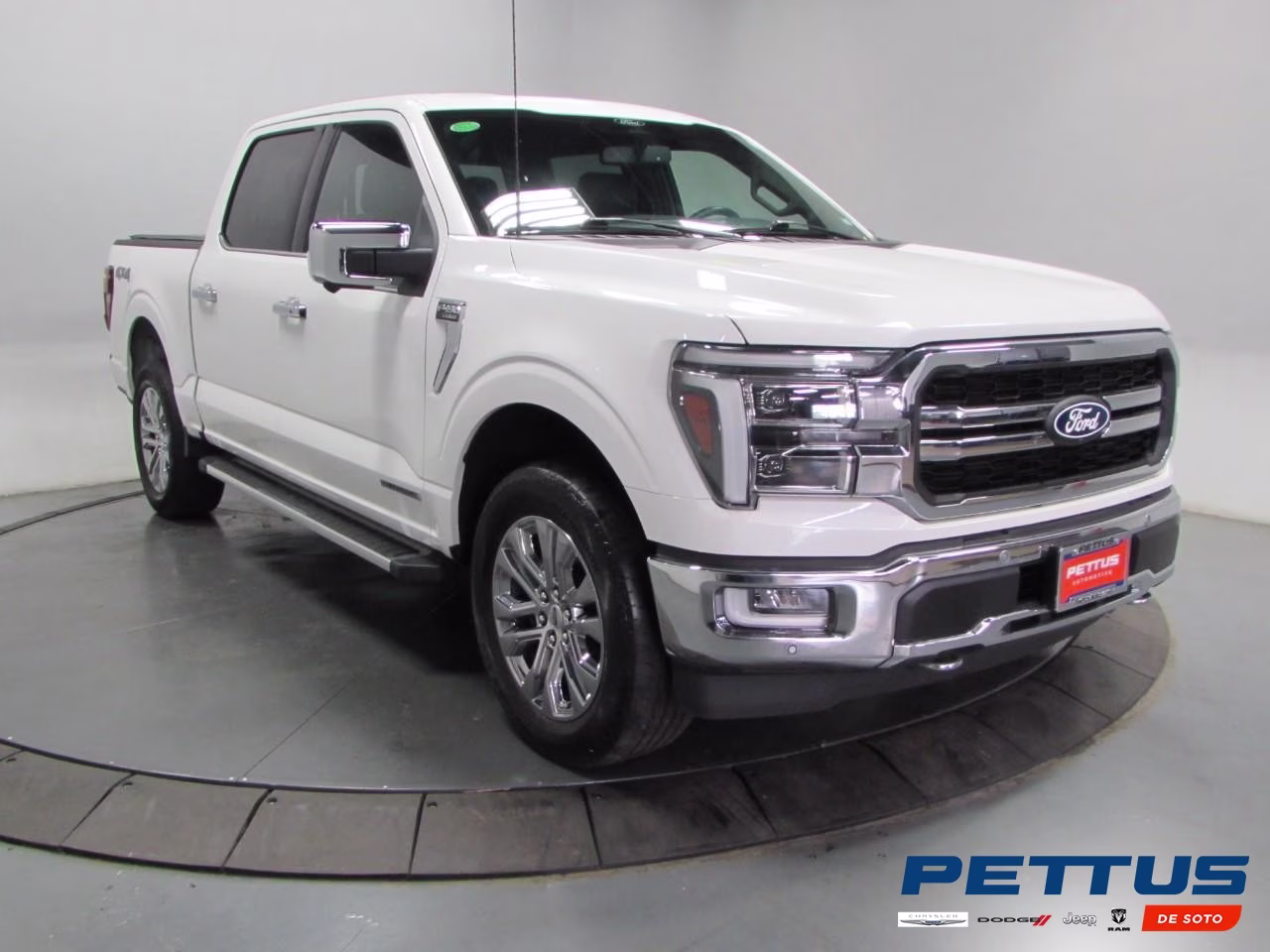 2024 Star White Metallic Tri-Coat Ford F-150 LARIAT 4X4 Truck