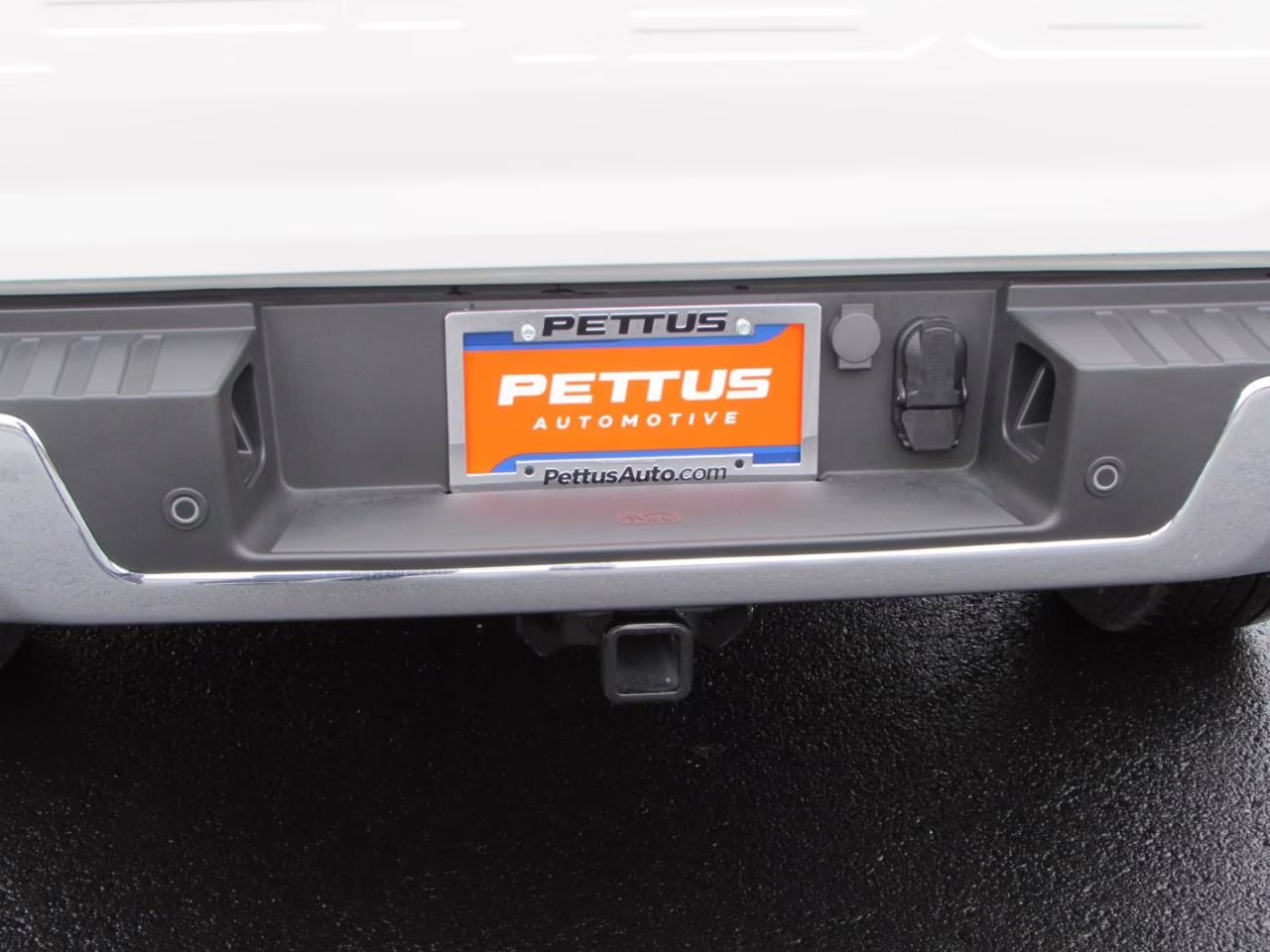 2024 Star White Metallic Tri-Coat Ford F-150 LARIAT 4X4 Truck
