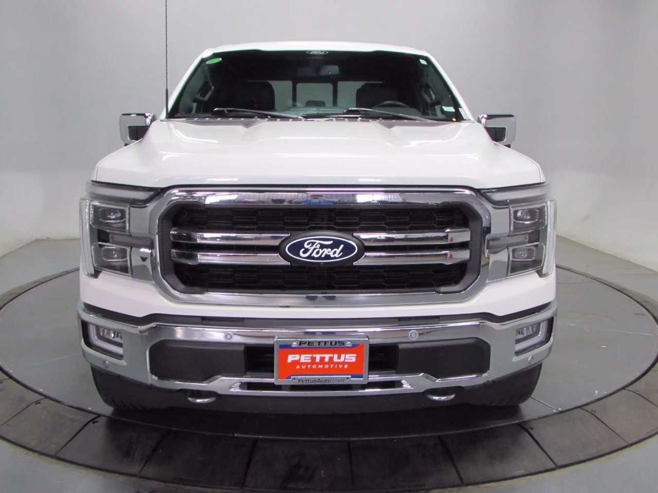 2024 Star White Metallic Tri-Coat Ford F-150 LARIAT 4X4 Truck