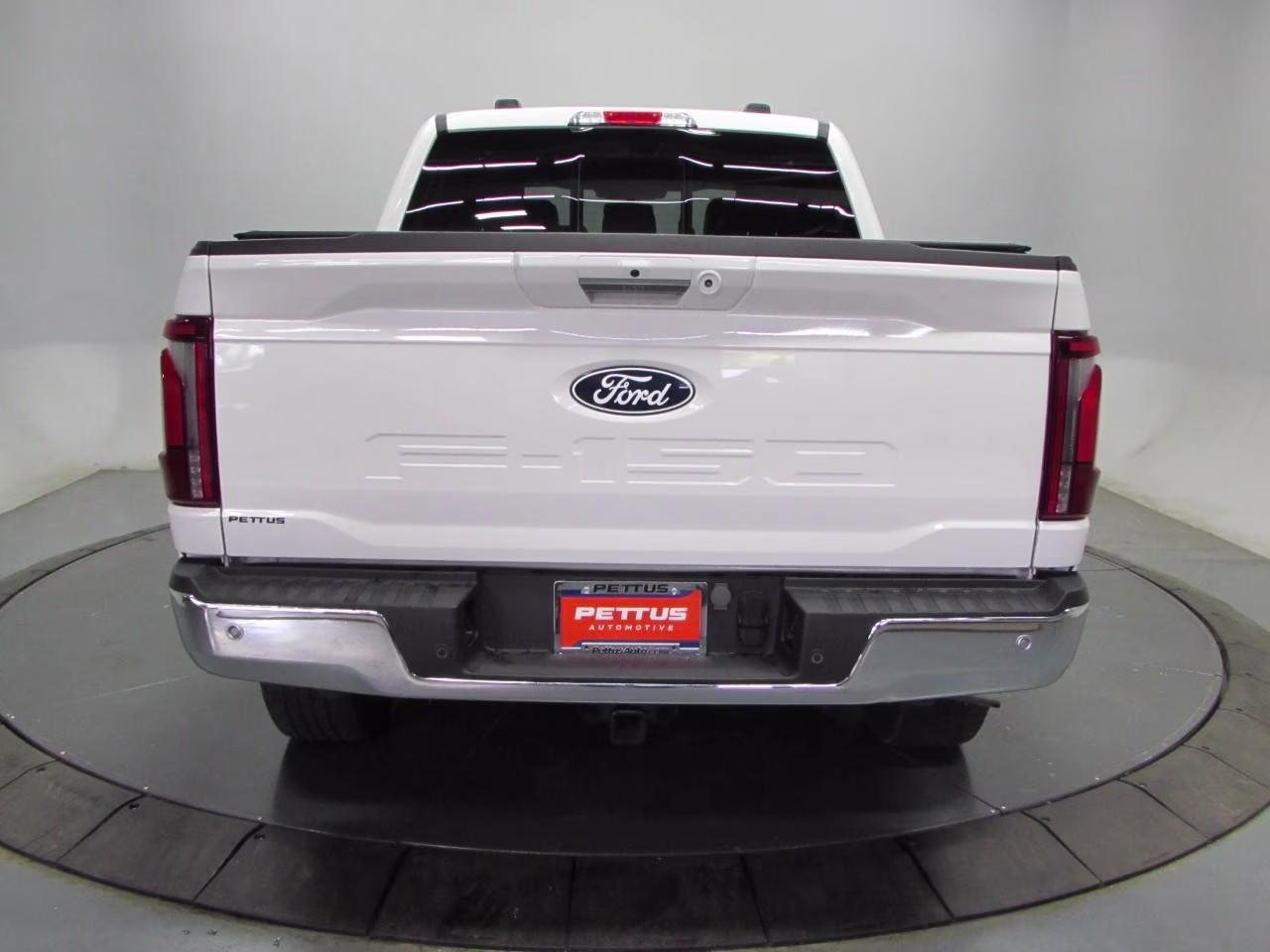 2024 Star White Metallic Tri-Coat Ford F-150 LARIAT 4X4 Truck