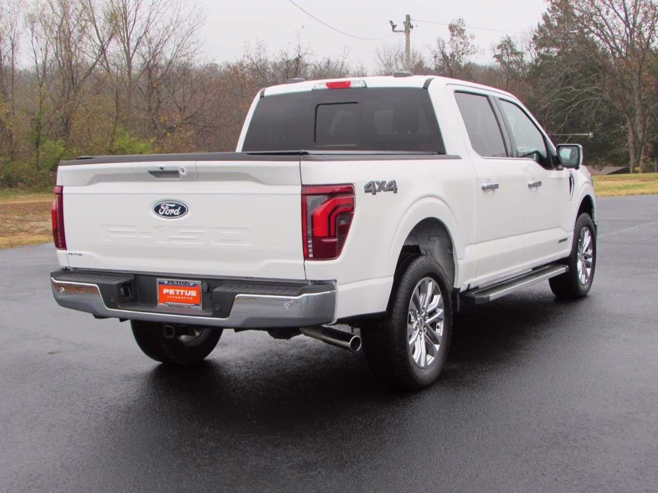 2024 Star White Metallic Tri-Coat Ford F-150 LARIAT 4X4 Truck