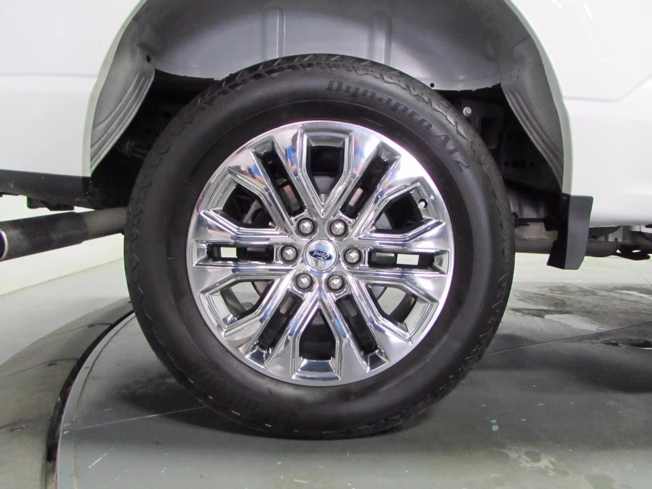 2024 Star White Metallic Tri-Coat Ford F-150 LARIAT 4X4 Truck
