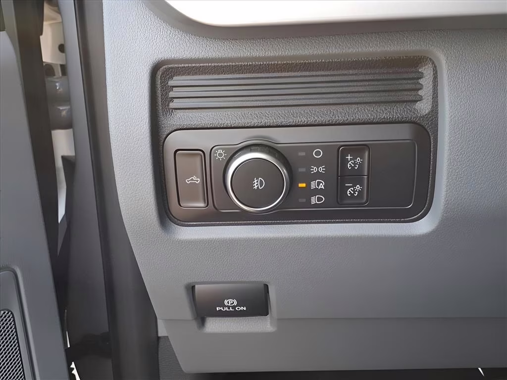 2026 Avalanche Ford Super Duty F-250 SRW XL 4X4 Truck