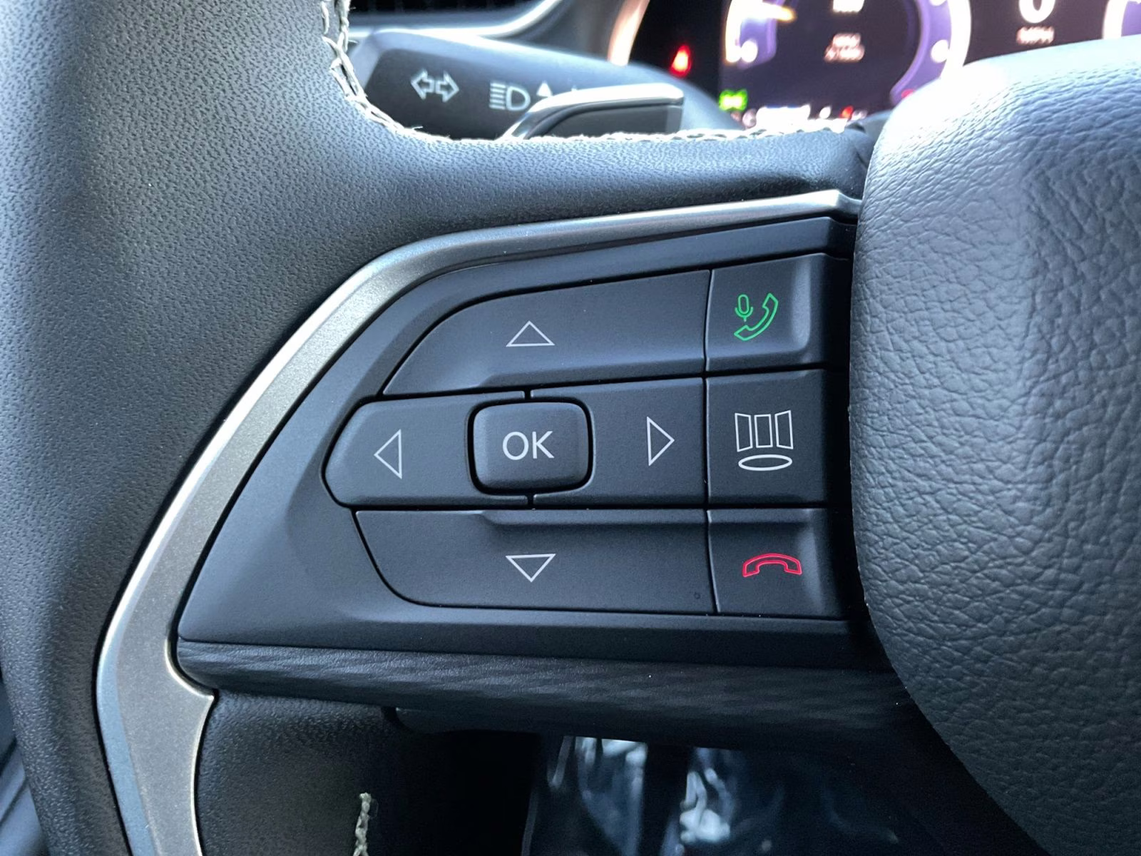 2025 Baltic Gray Metallic Clearcoat Jeep Grand Cherokee Laredo X 4X4 SUV