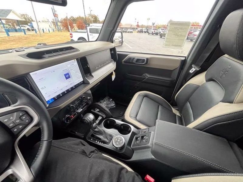 2025 Oxford White Ford Bronco Big Bend 4X4 SUV