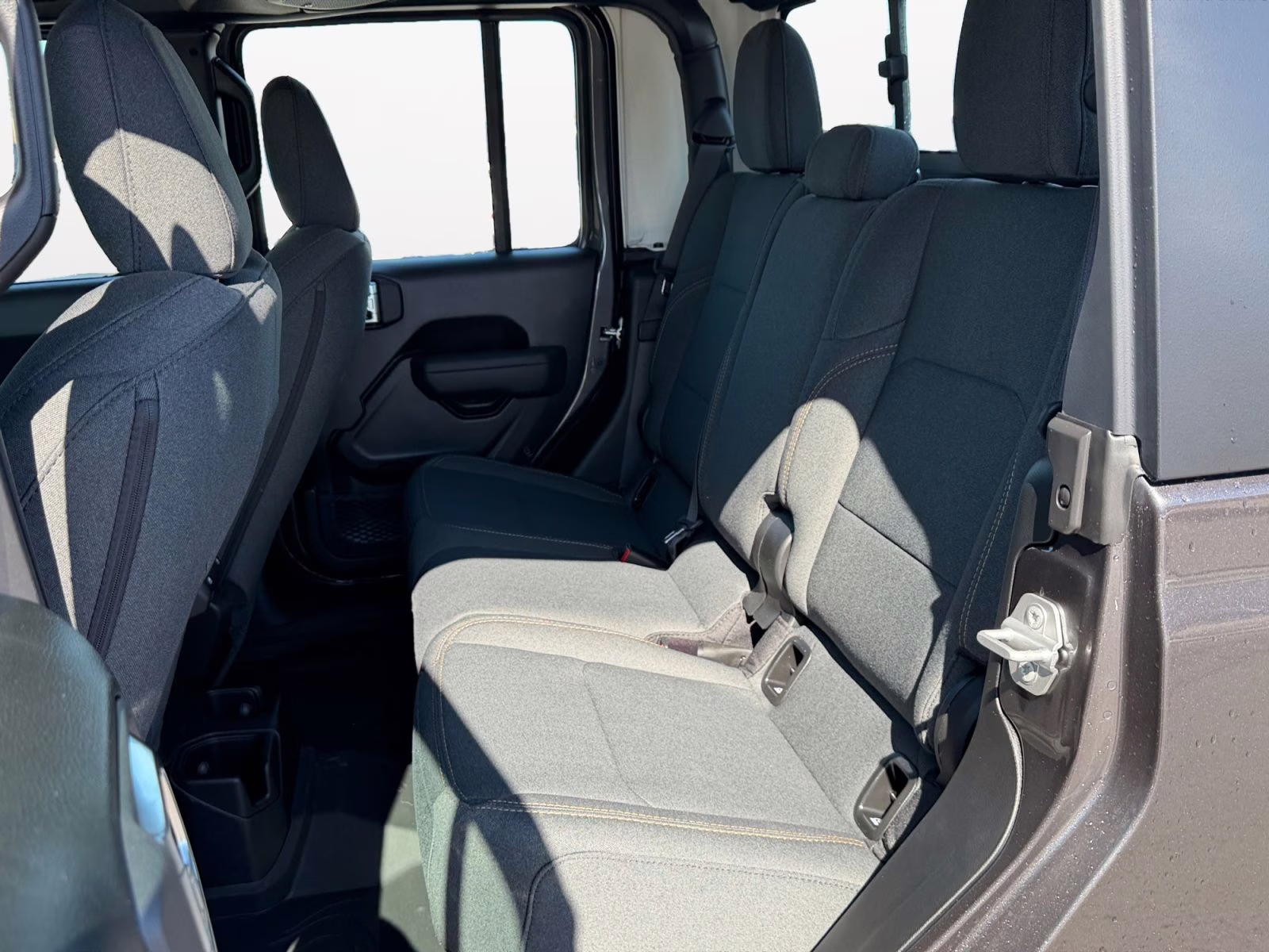 2026 Granite Crystal Metallic Clearcoat Jeep Gladiator Sport 4X4 Truck