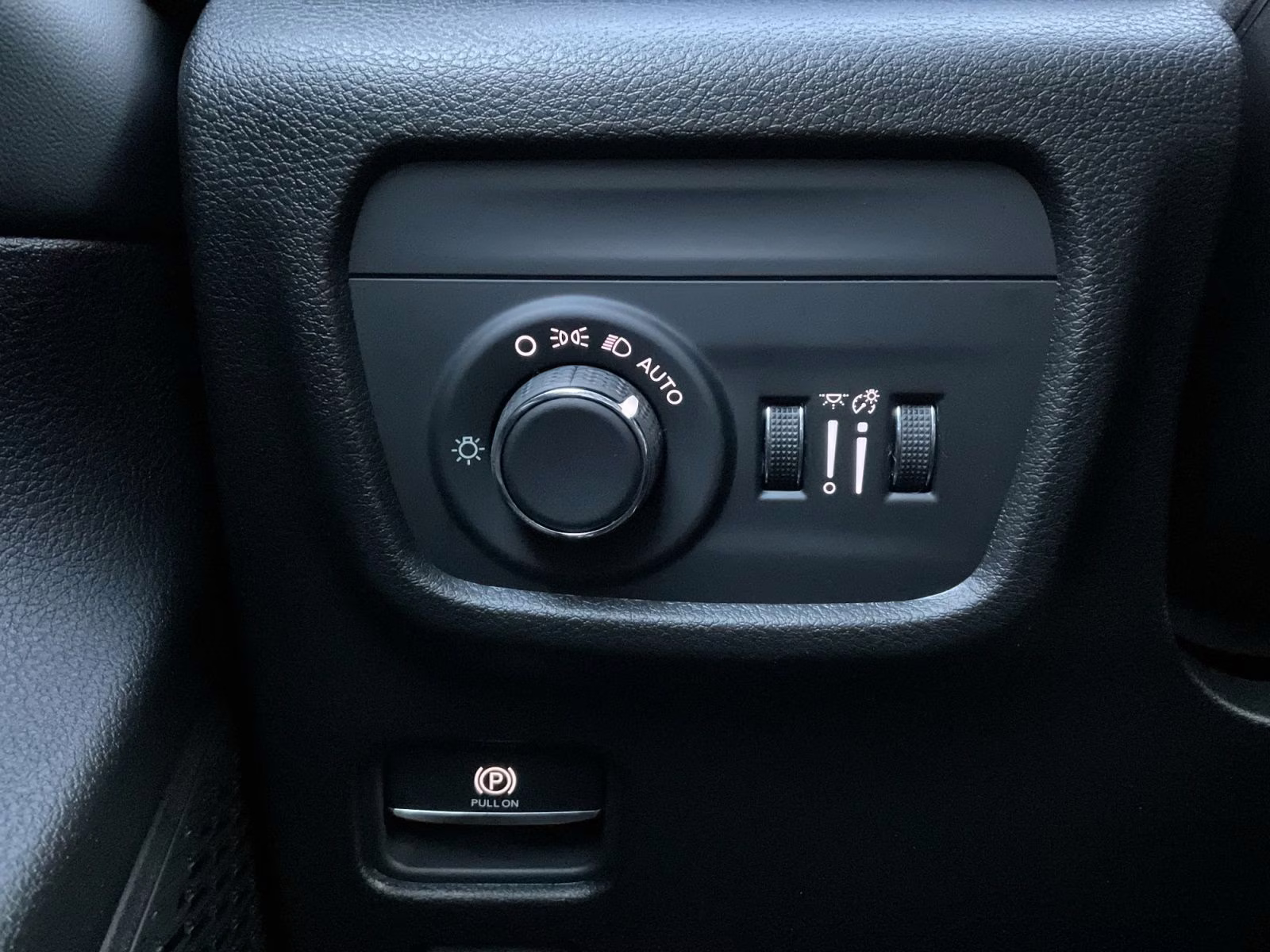 2025 Baltic Gray Metallic Clearcoat Jeep Grand Cherokee Laredo X 4X4 SUV