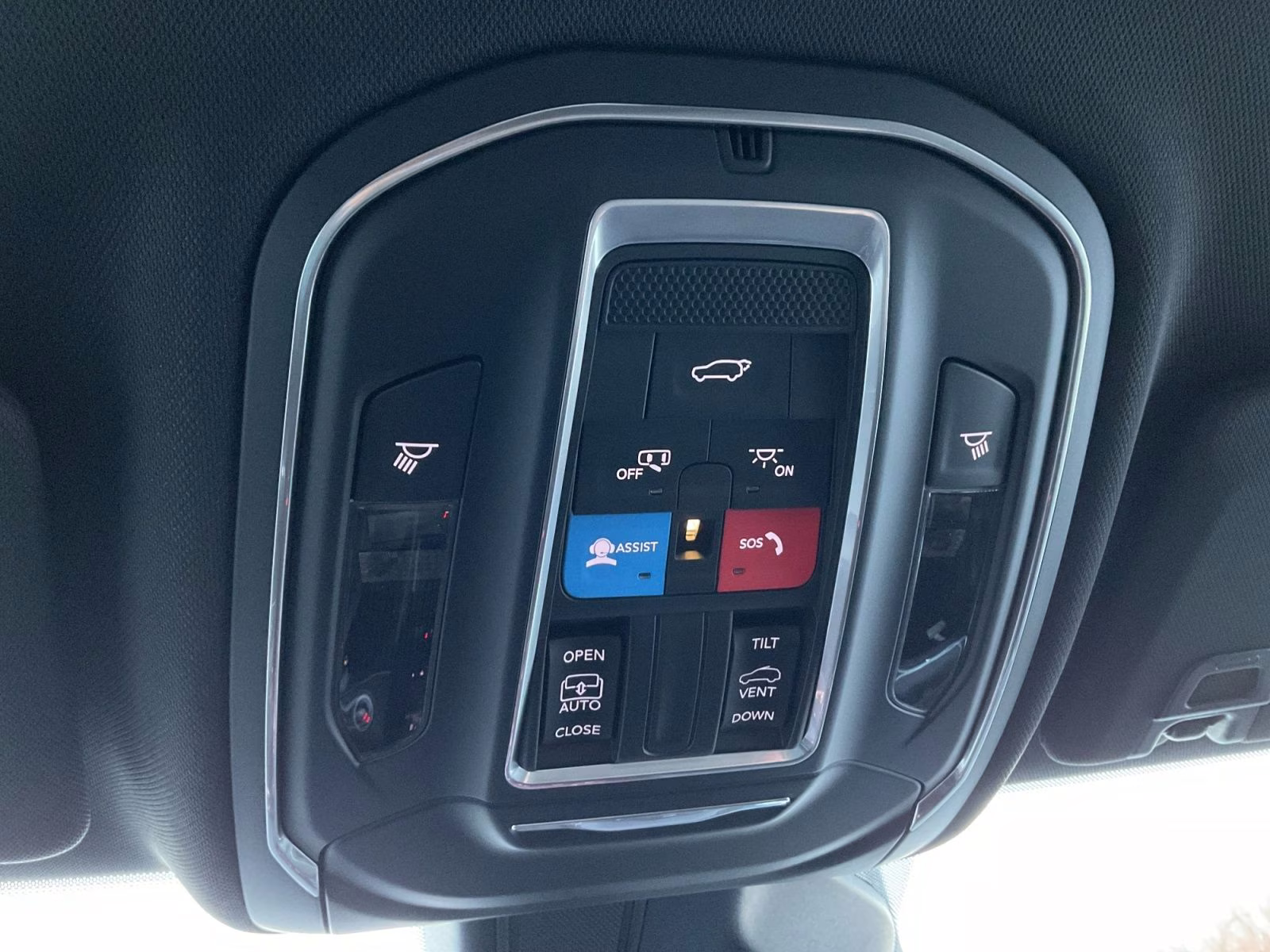 2025 Baltic Gray Metallic Clearcoat Jeep Grand Cherokee Laredo X 4X4 SUV