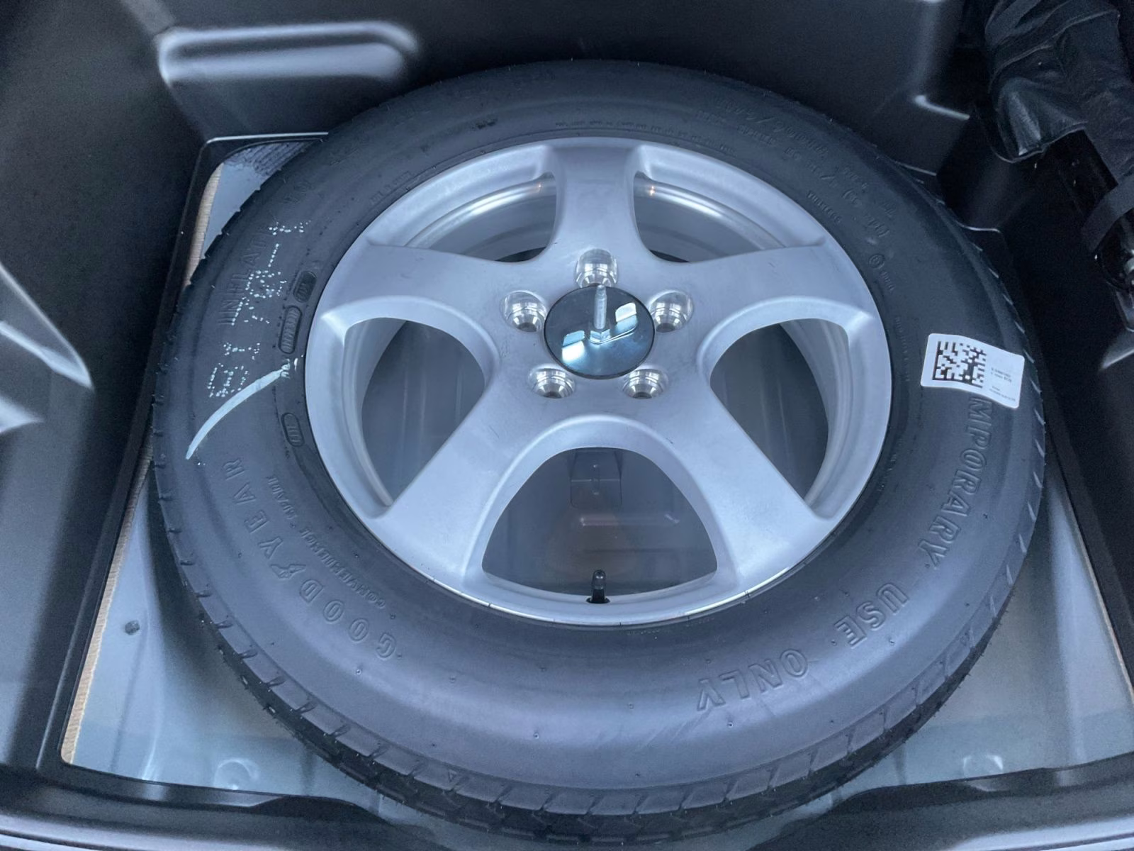 2025 Baltic Gray Metallic Clearcoat Jeep Grand Cherokee Laredo X 4X4 SUV