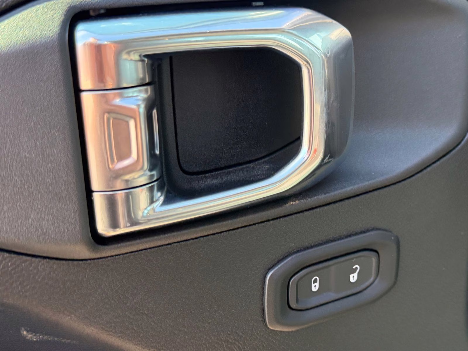 2026 Granite Crystal Metallic Clearcoat Jeep Gladiator Sport 4X4 Truck