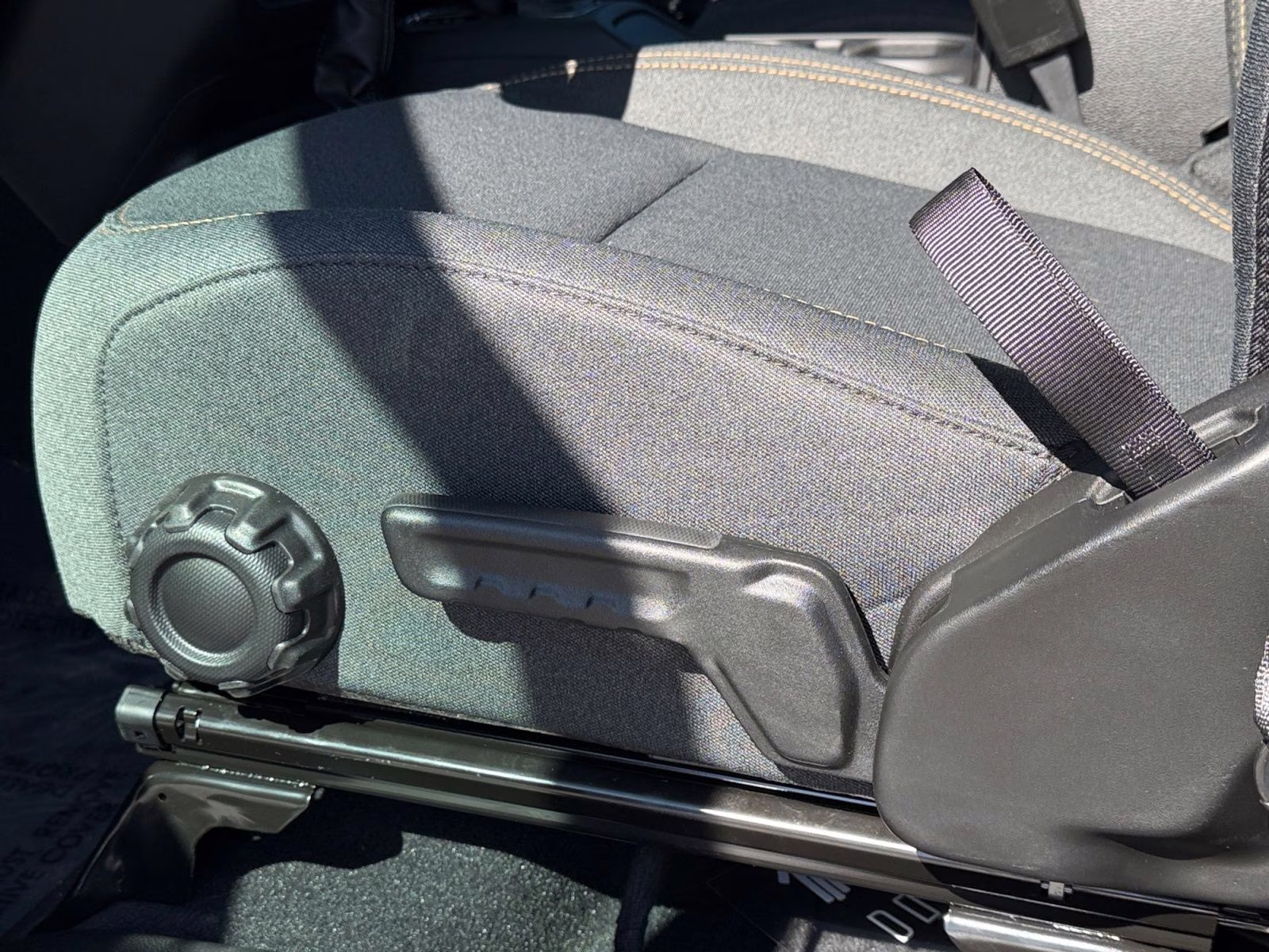 2026 Granite Crystal Metallic Clearcoat Jeep Gladiator Sport 4X4 Truck