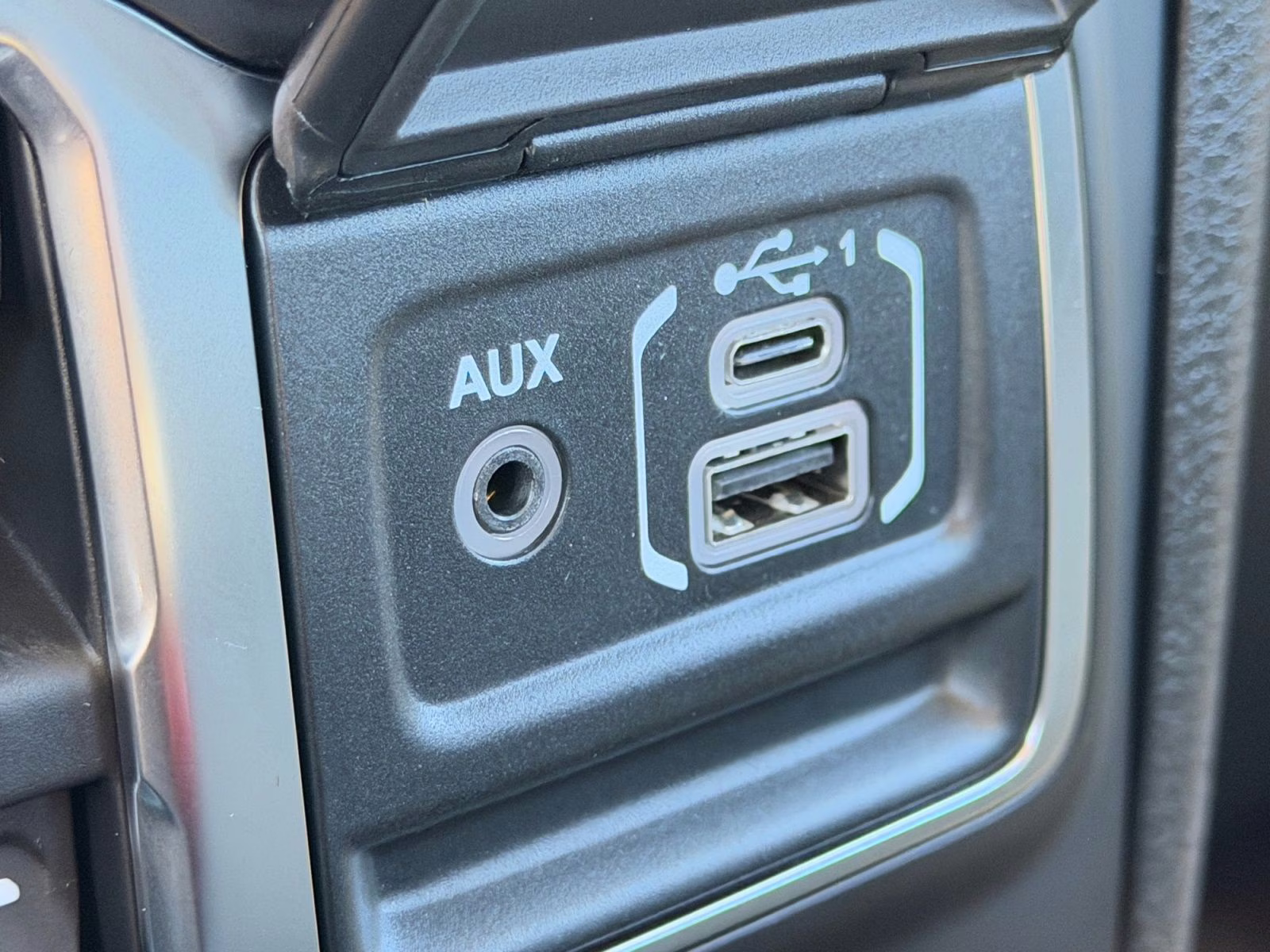 2026 Granite Crystal Metallic Clearcoat Jeep Gladiator Sport 4X4 Truck