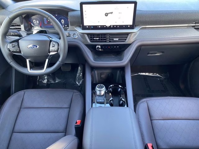 2026 Star White Metallic Tri-Coat Ford Explorer Platinum RWD SUV