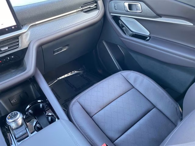 2026 Star White Metallic Tri-Coat Ford Explorer Platinum RWD SUV