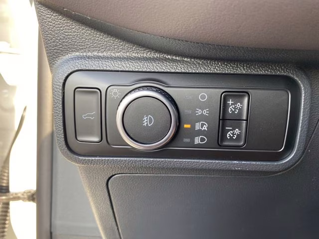 2026 Star White Metallic Tri-Coat Ford Explorer Platinum RWD SUV