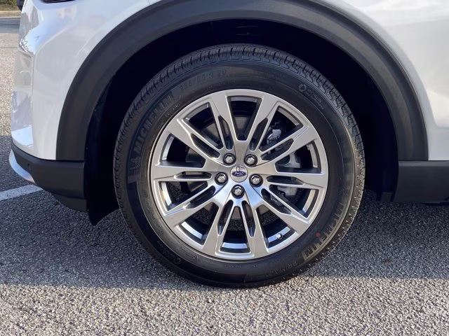 2026 Star White Metallic Tri-Coat Ford Explorer Platinum RWD SUV