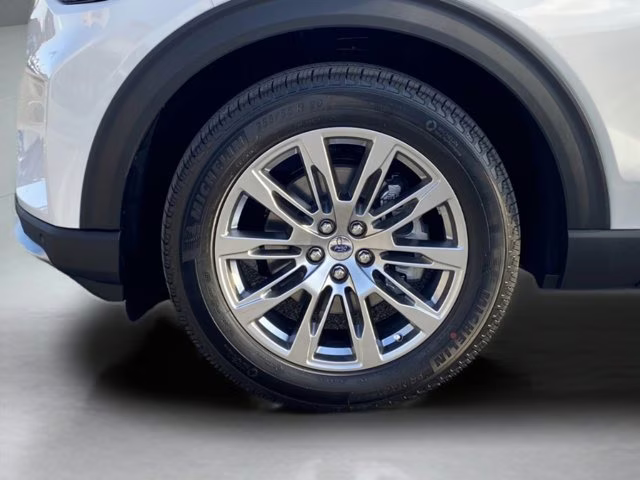 2026 Star White Metallic Tri-Coat Ford Explorer Platinum RWD SUV