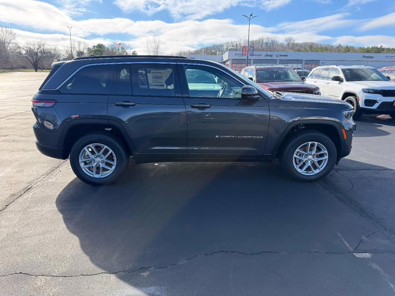 2025 Baltic Gray Metallic Clearcoat Jeep Grand Cherokee Laredo X 4X4 SUV