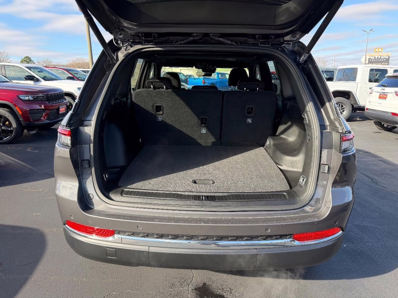 2025 Baltic Gray Metallic Clearcoat Jeep Grand Cherokee Laredo X 4X4 SUV