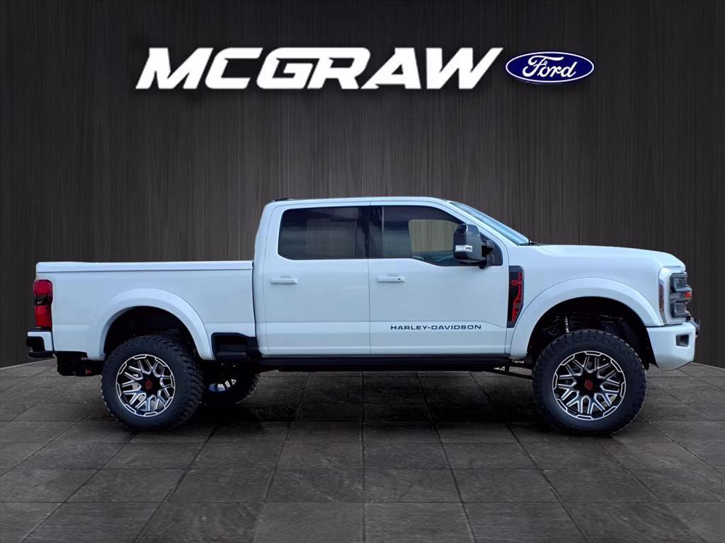 2026 Oxford White Ford Super Duty F-250 SRW LARIAT 4X4 Truck
