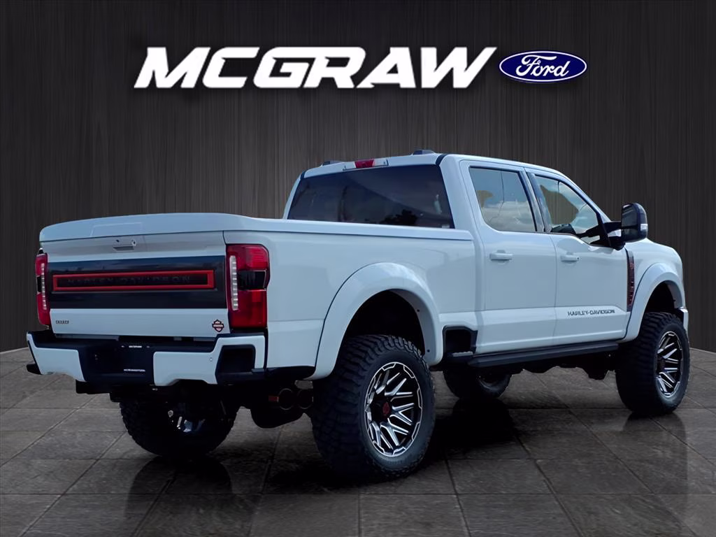 2026 Oxford White Ford Super Duty F-250 SRW LARIAT 4X4 Truck