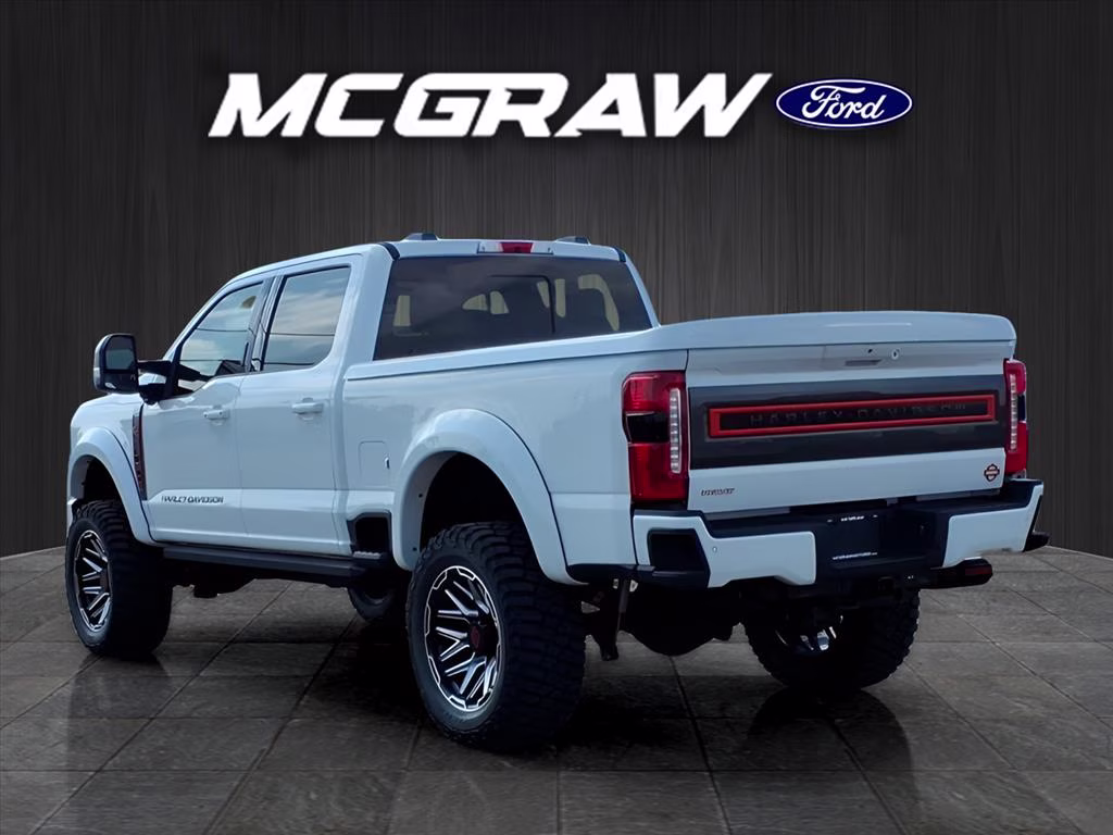 2026 Oxford White Ford Super Duty F-250 SRW LARIAT 4X4 Truck